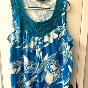 Ladies Style &Co. blue tropical reef Sleeveless top. Never worn